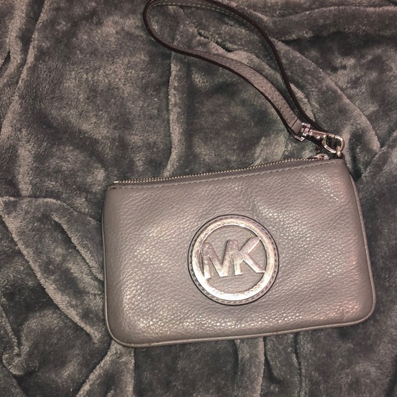 Michael Kors Handbags - Michael Kors Wristlet
